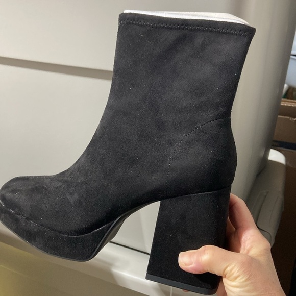 Women's Black Block Heel Boots - Picture 4 of 6